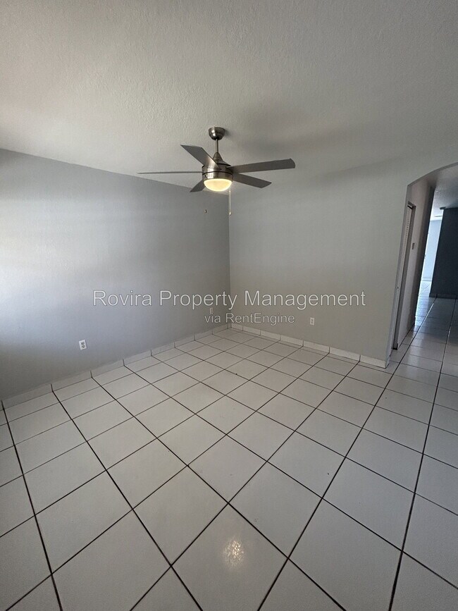 Building Photo - 2421 NW 99th Terrace