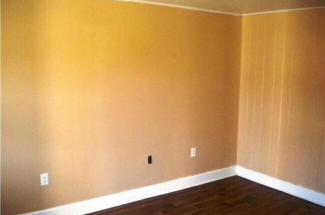 Foto del edificio - 300 N 3rd Ave