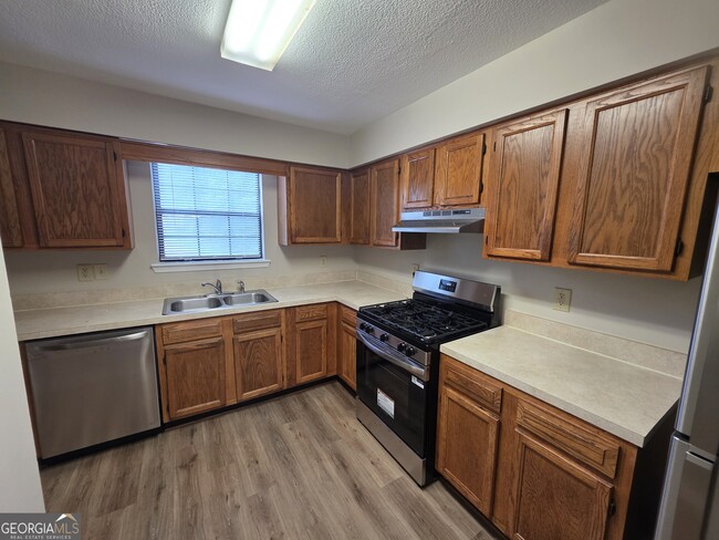 Building Photo - 300 Handley Ct
