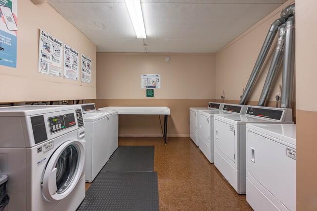 Building Photo - Jefferson Arms Apartments