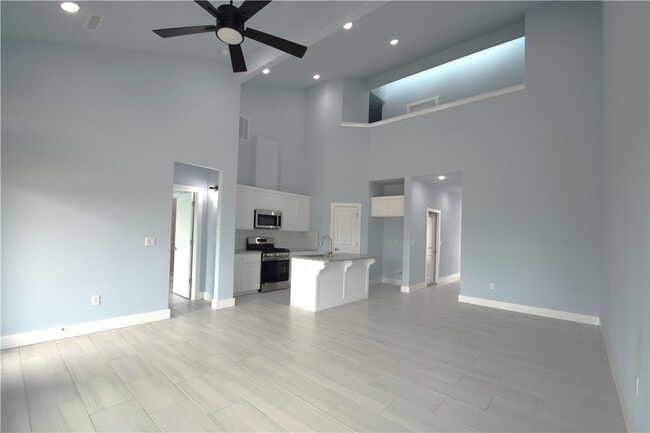 Building Photo - 520 Amethyst Rd