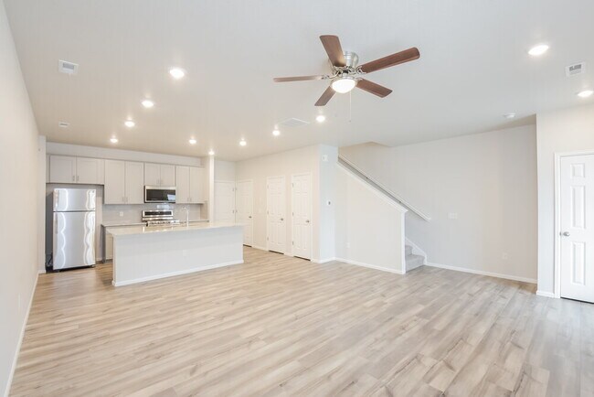 Building Photo - 13971 Vispo Wy