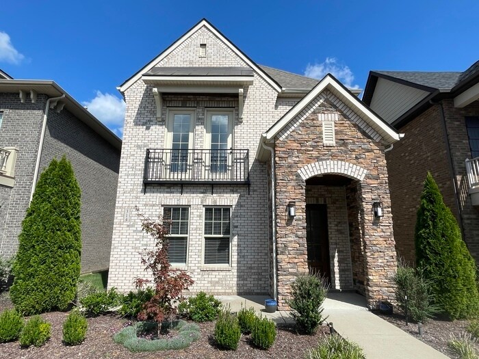 Foto principal - Ashcrest home with 3 bedrooms, nice kitchen!