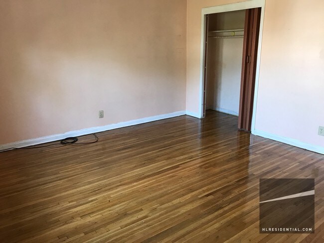 Foto del edificio - 5021 67th St