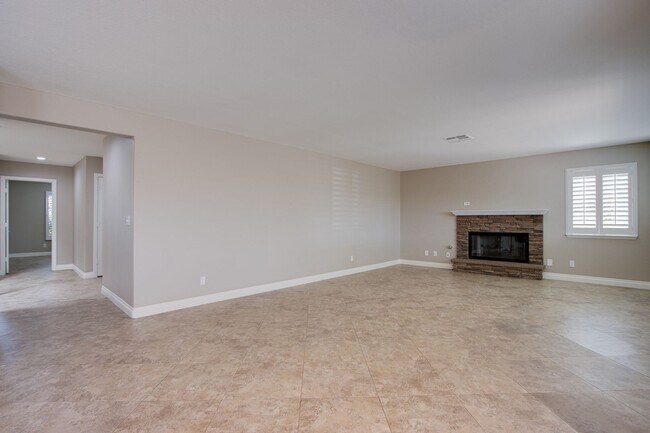 Foto del edificio - Stunning 4 Bed/4.5 Bath South Shores home ...