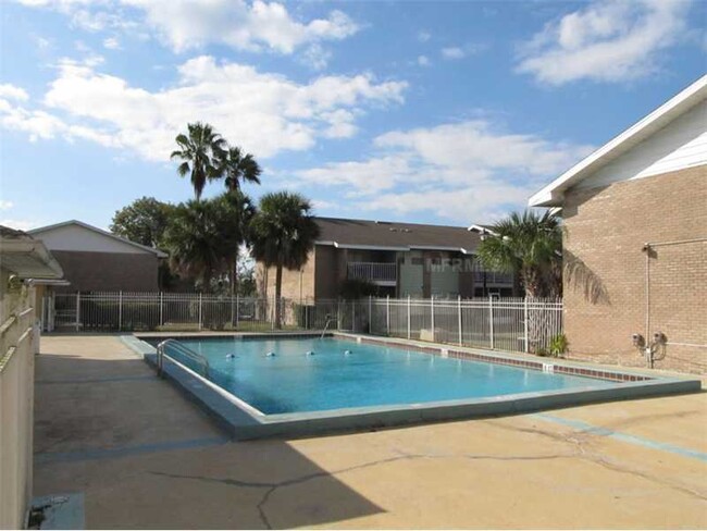 Building Photo - 2 Bed/1 Bath condo on Las Palmas at Sand L...