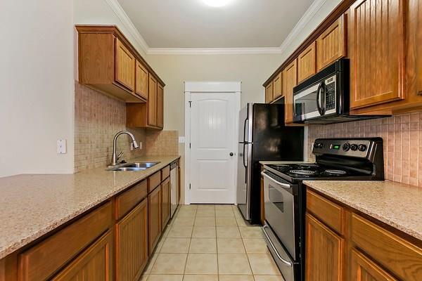Foto del edificio - 508 Elmwood Pl