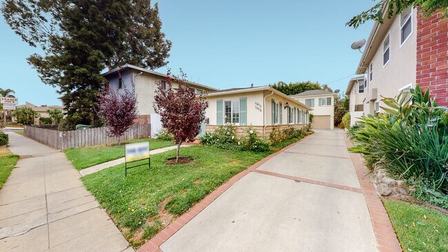 Fotografía del edificio - 10876 National Blvd