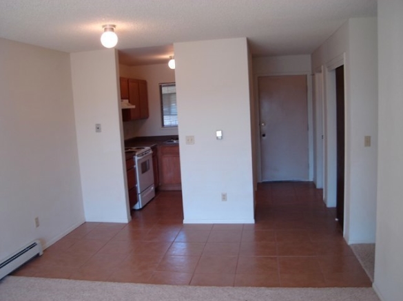 Dining Area - Crossroads Park Apartments