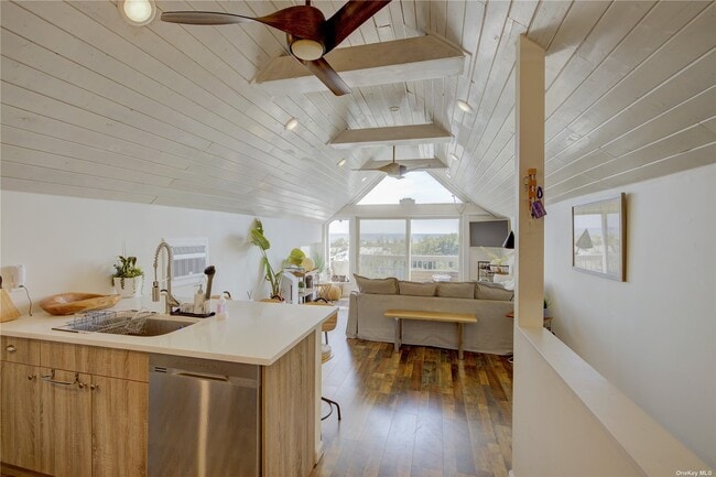 Building Photo - 843 Oceanfront
