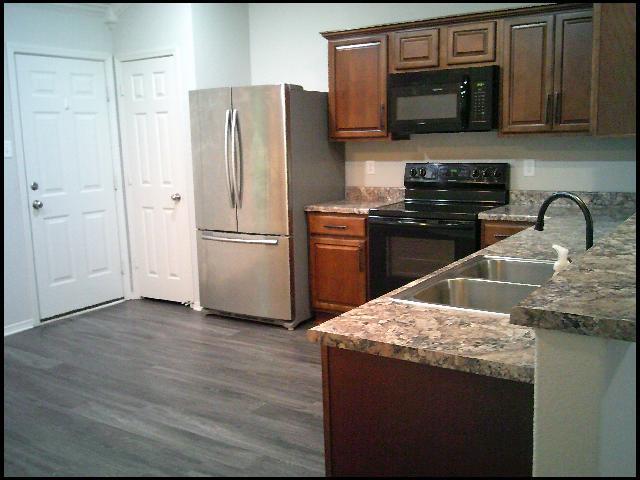 Building Photo - 6480 Amalie Dr