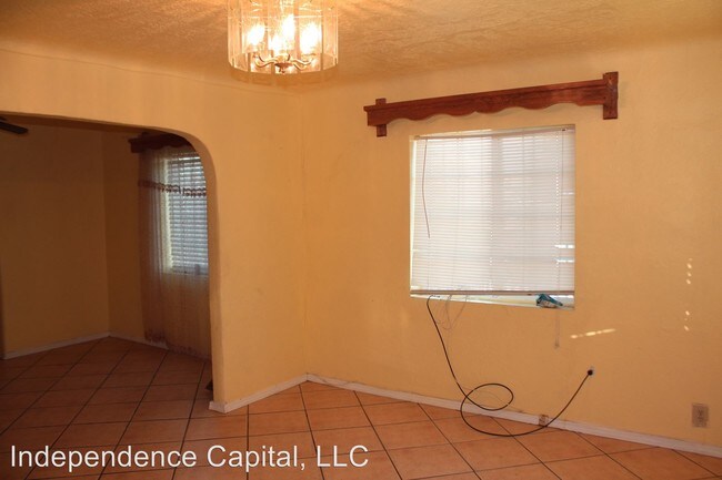 Building Photo - 502 W Animas St