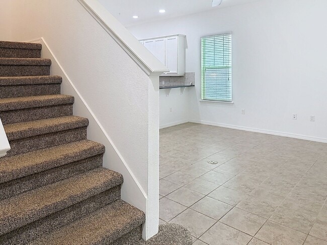 Building Photo - 9428 Woodcrane Dr