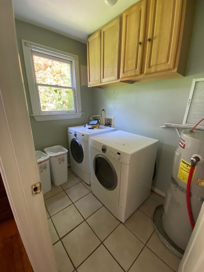 Building Photo - Eastside Home for Rent
