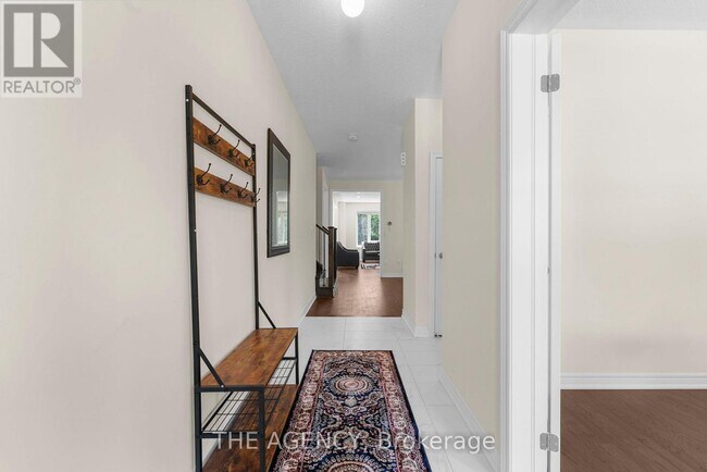 Photo du bâtiment - 145 Dovedale Dr