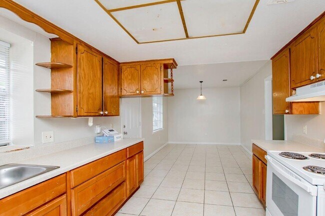 Foto del edificio - 13601 Goodwood Blvd