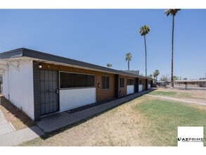 Building Photo - 2139 W Devonshire Ave