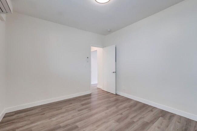 Interior Photo - 715 Marlborough Ave