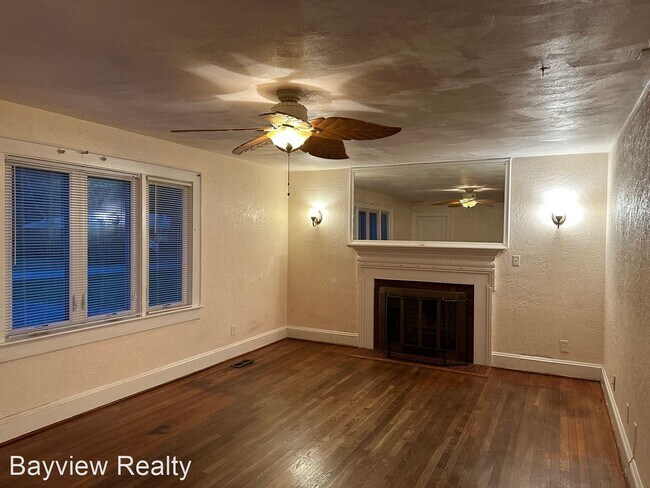 Foto del edificio - 2 br, 1 bath House - 6023 Airway Lane #1