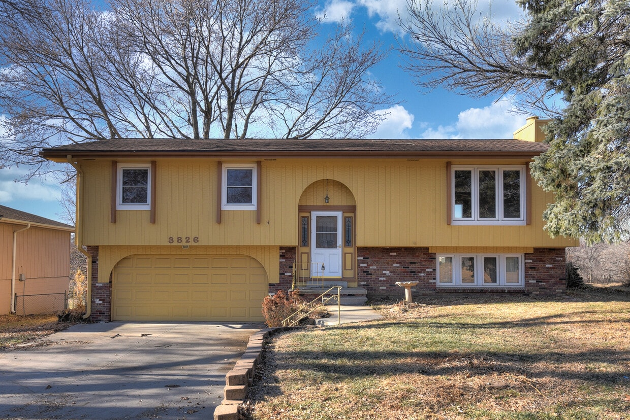 3826 N 95th St, Omaha, NE 68134 House Rental in Omaha, NE