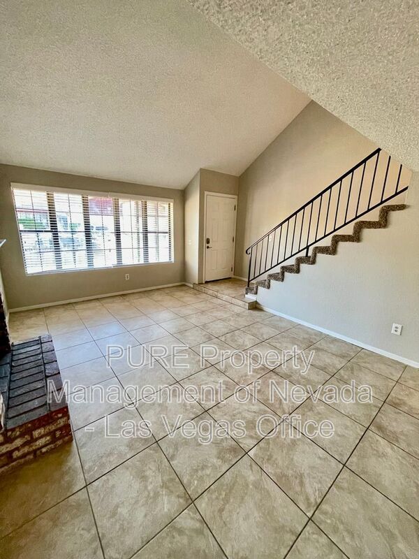 Building Photo - 2650 Sumac Ln