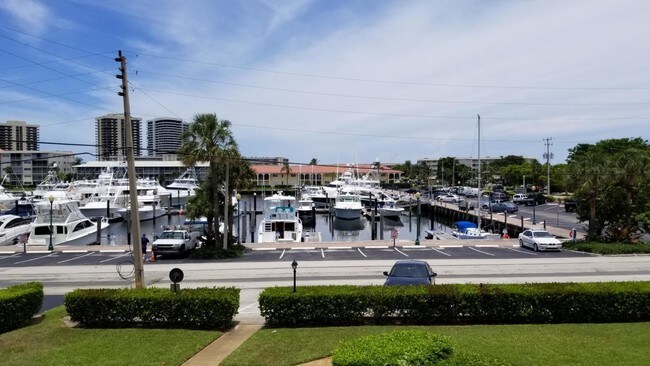 Building Photo - 143  Yacht Club Drive 15