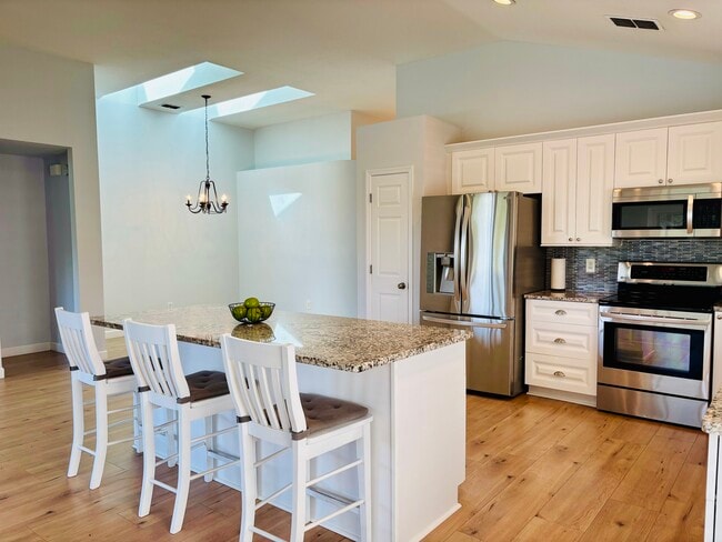 Foto del edificio - 9728 Long Meadow Dr