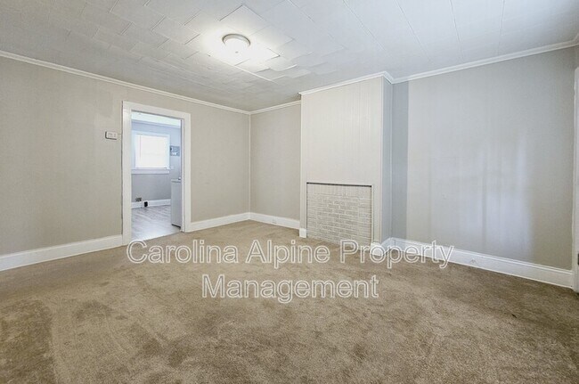Building Photo - 1014 S Ridge Ave