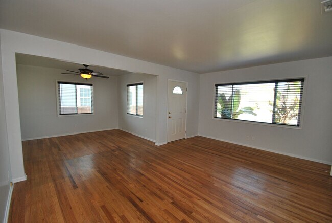 Foto del edificio - Charming Plaza Home for Lease