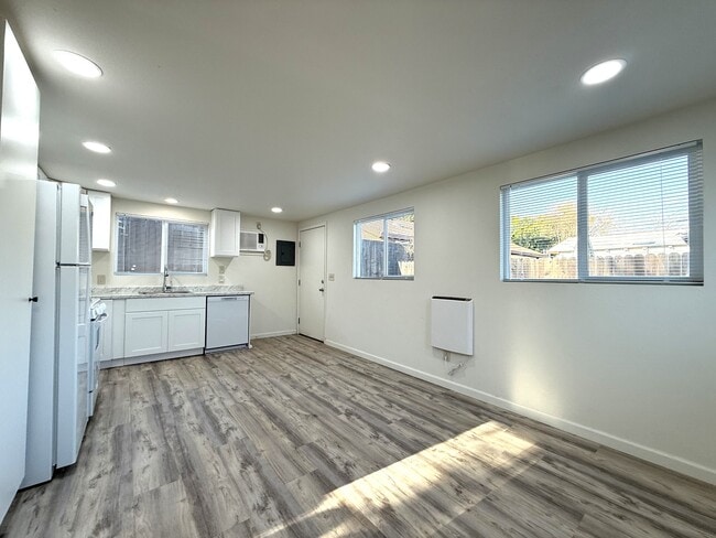 Foto del edificio - 1441 1/2 Sheridan Ave