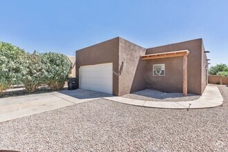 Building Photo - 2542 Las Alturas Ct