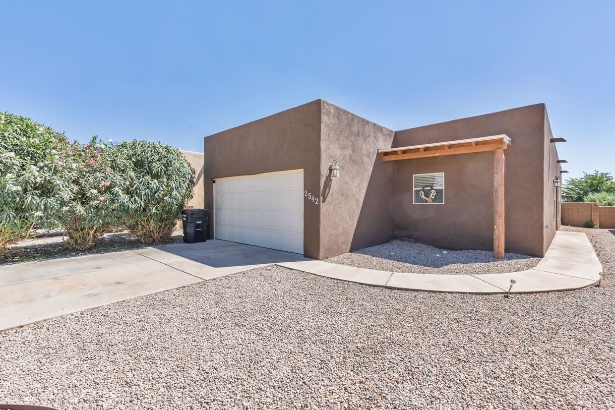 Primary Photo - 3 Bedroom, 2 Bath in a Private Cul De Sac
