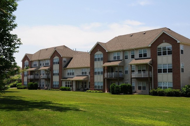 Building Photo - Mae Brook At Renaissance