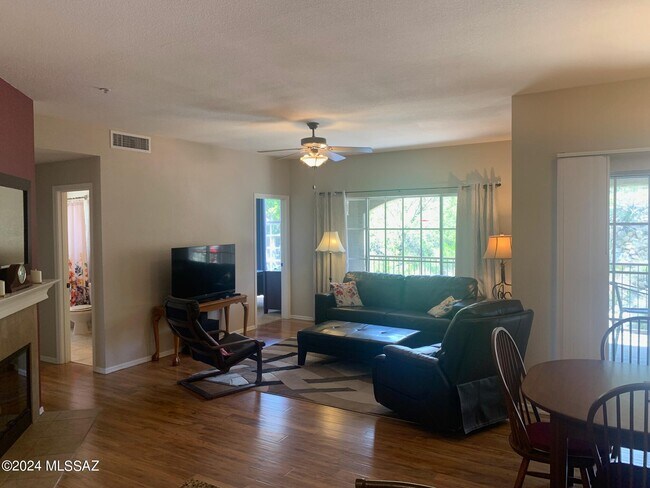Building Photo - 1500 E Pusch Wilderness Dr