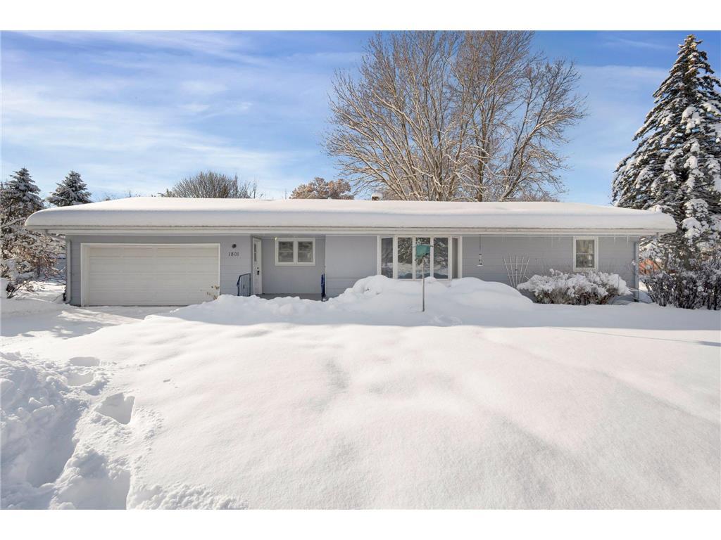 Primary Photo - 1801 Victoria Cir