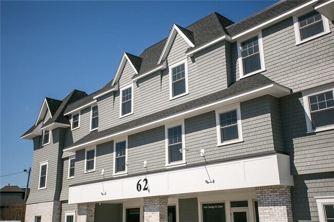 Building Photo - 62 Wave Ave