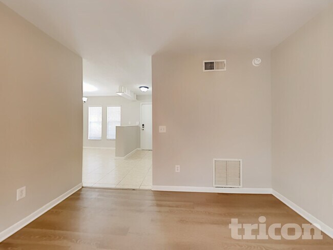 Foto del edificio - 802 Gullberry Ln