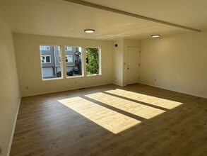 Building Photo - 1729 W Kagy Blvd