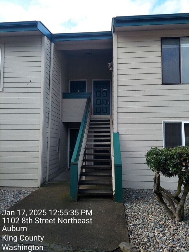 Building Photo - Auburn - Bright 2BR Auburn Condo with park...