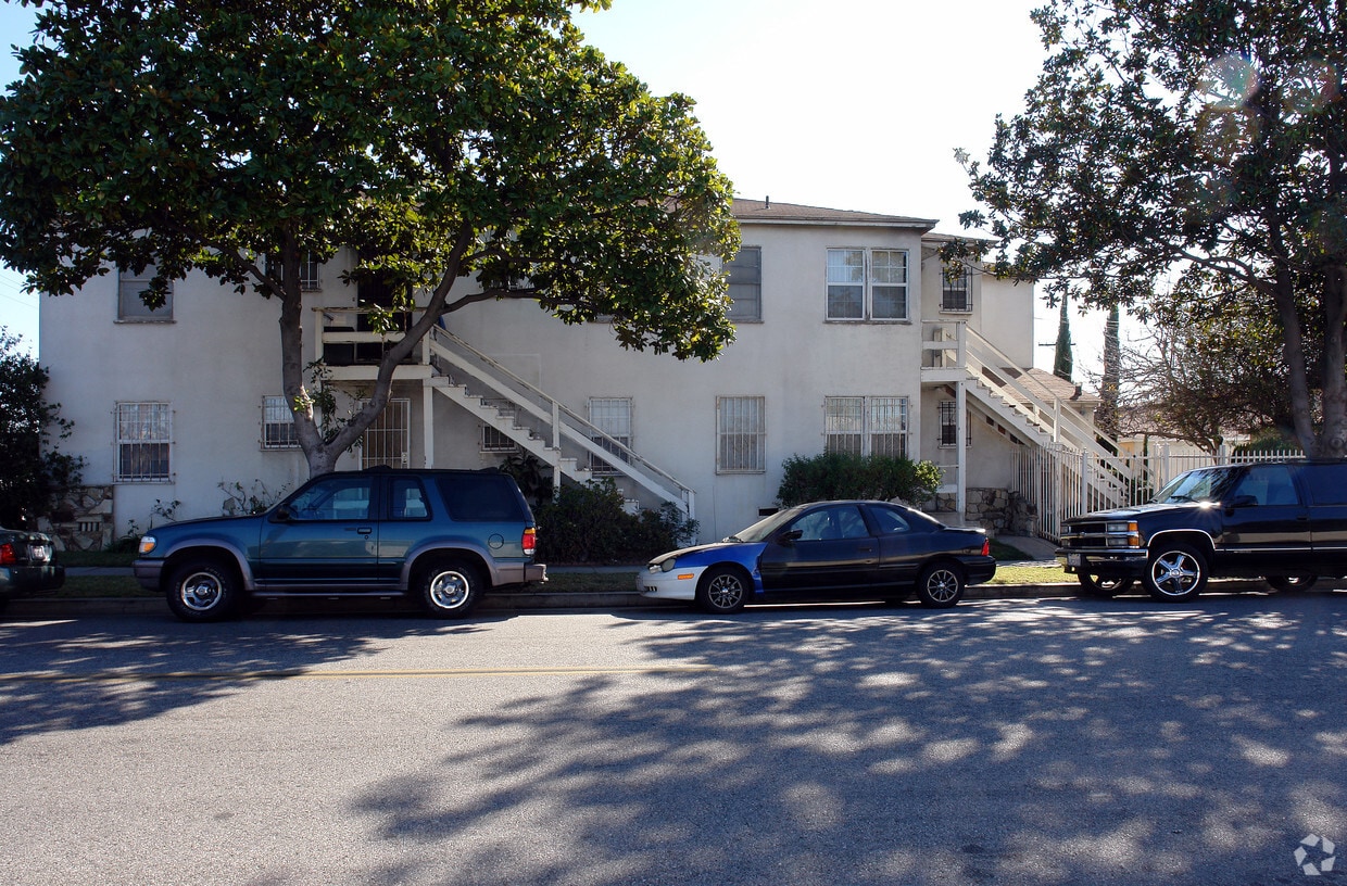 Building Photo - 500 E Arbor Vitae St