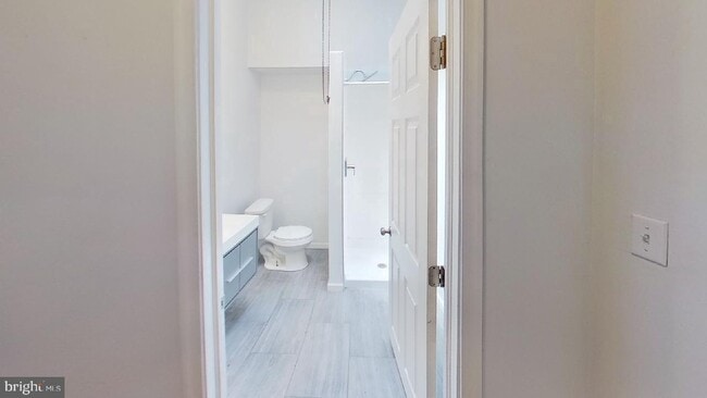 Building Photo - 5034 Walnut St