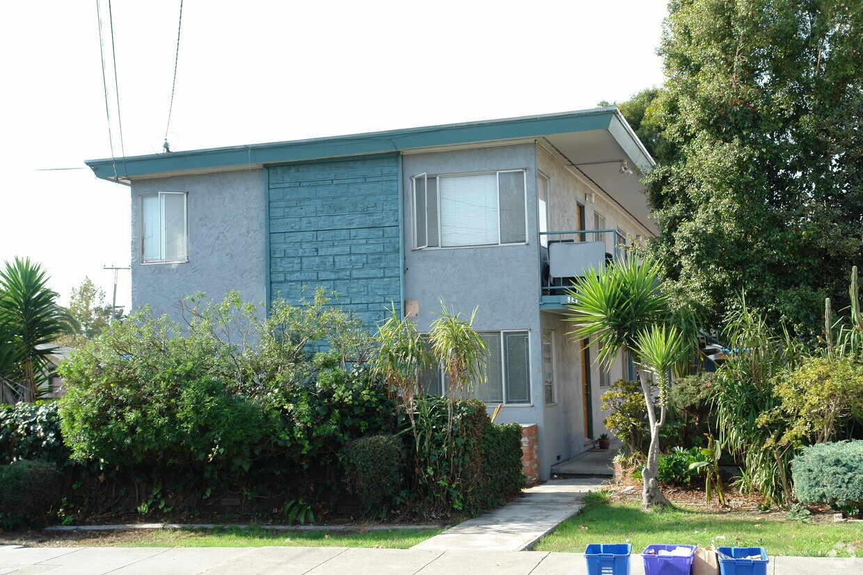 Building Photo - 1420 9th St