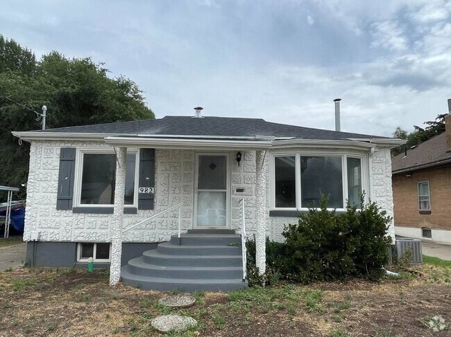 Building Photo - 982 Gramercy Ave