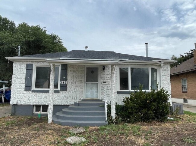 Building Photo - 982 Gramercy Ave