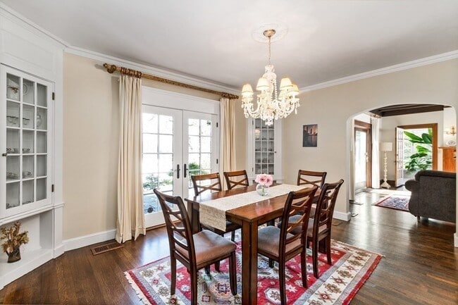 Building Photo - 115 Aspen Ave