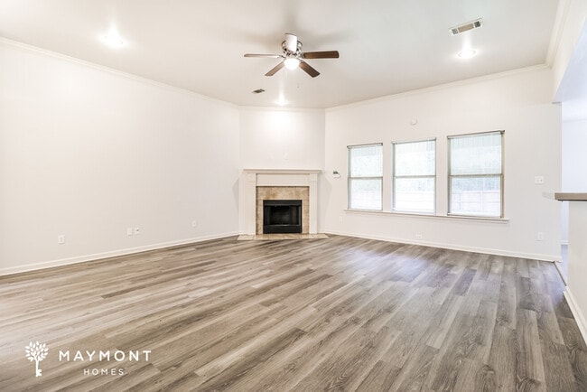 Foto del edificio - 1011 Katy Ln