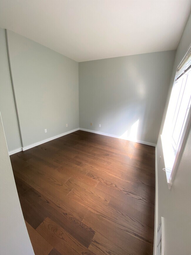 Bedroom - 1800 10th Ave W