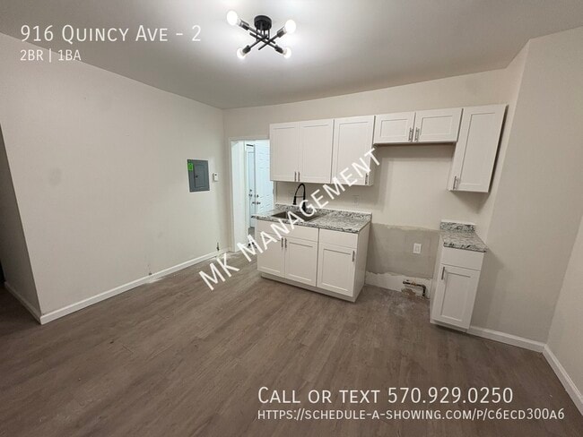 Building Photo - 916 Quincy Ave