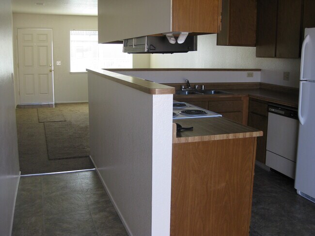 Foto del edificio - 2510 Hartnell Ave