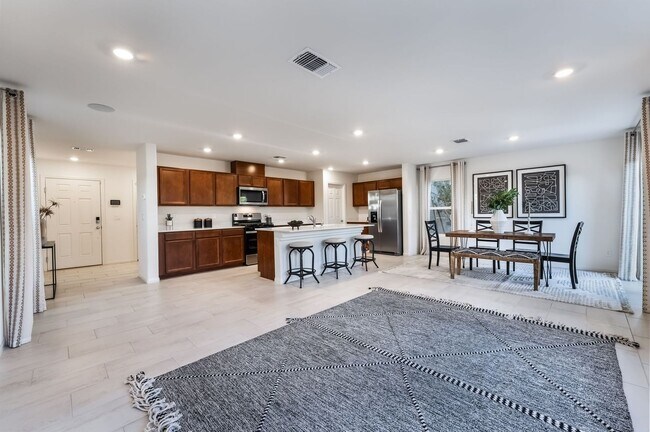 Foto del edificio - Be the first to live in this brand-new expansive two-story former model home!